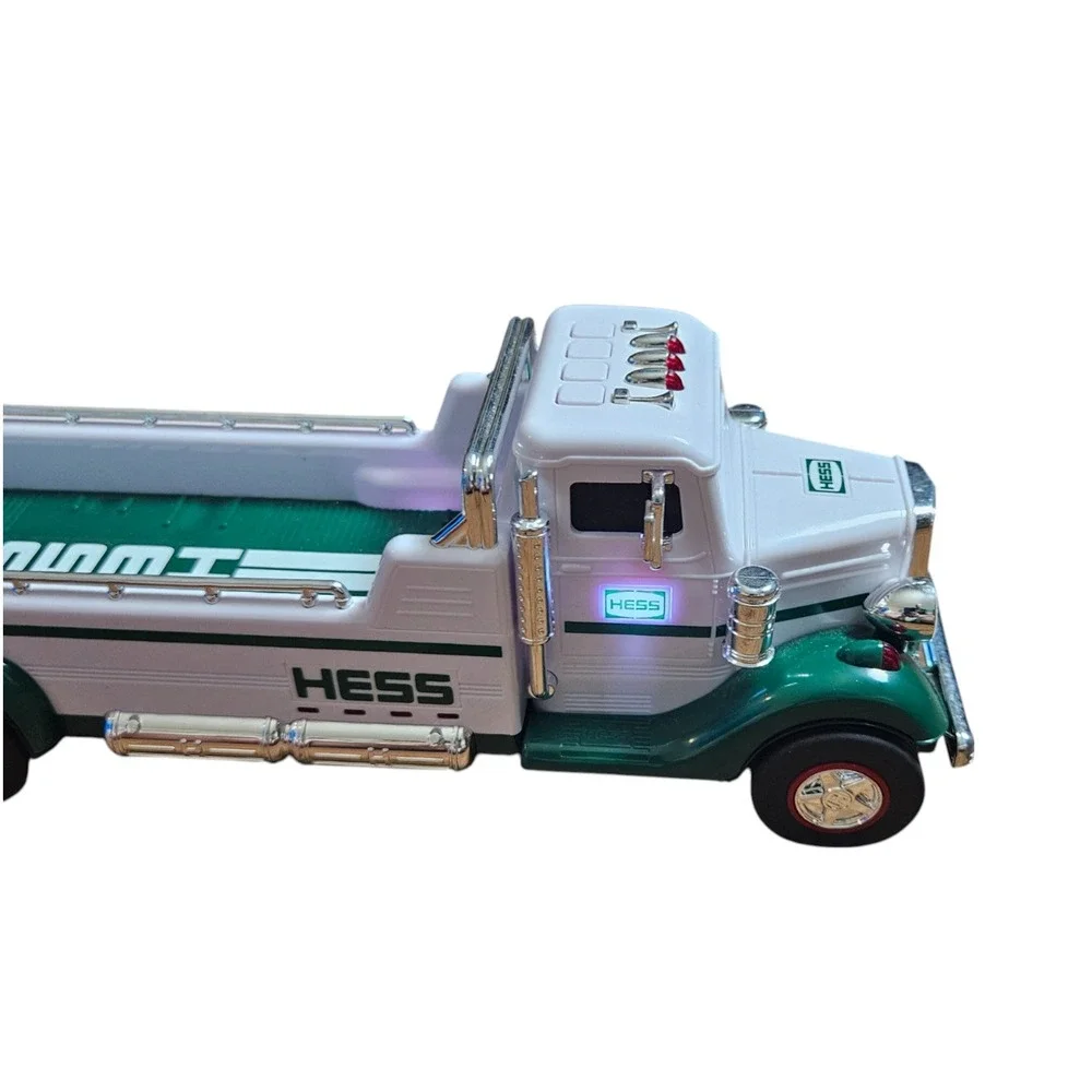 Hess Flatbed Truck 2022 with Led Lights & Sounds Toy Truck Vehicle Collectible - Picture 4 of 8